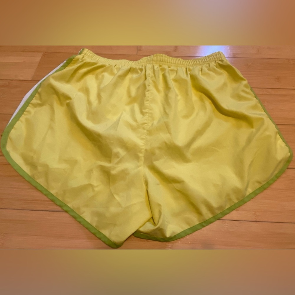 Nike Dri-Fit Yellow Green Running Shorts Women’s Large - Picture 3 of 8